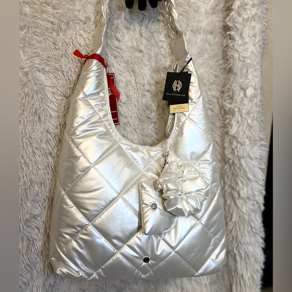 ❤️❤️NWT-HOUSE OF HARLOW 1960 WHITE/ PEARL QUILTED PUFFER HOBO SET❤️❤️ - Picture 8 of 14